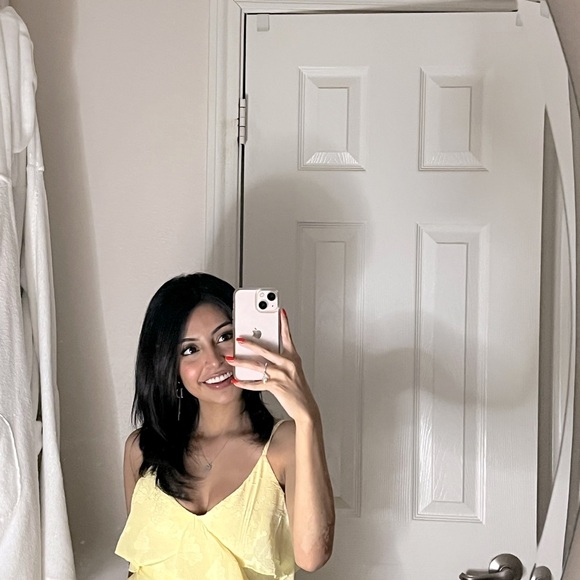 Meet your Posher, Deja - Picture 5 of 5